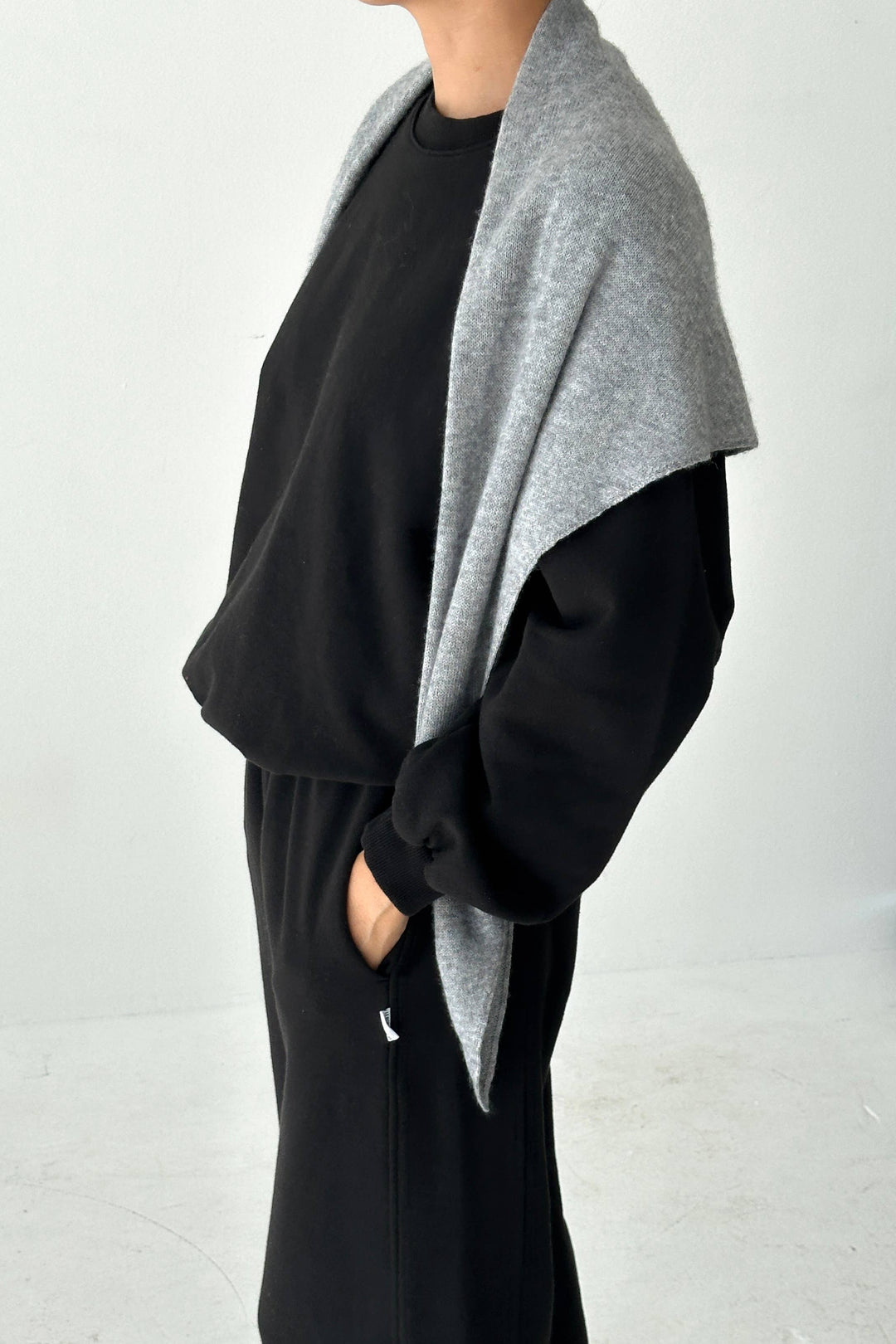 Le Bon Cashmere Shawl: HT. GREY