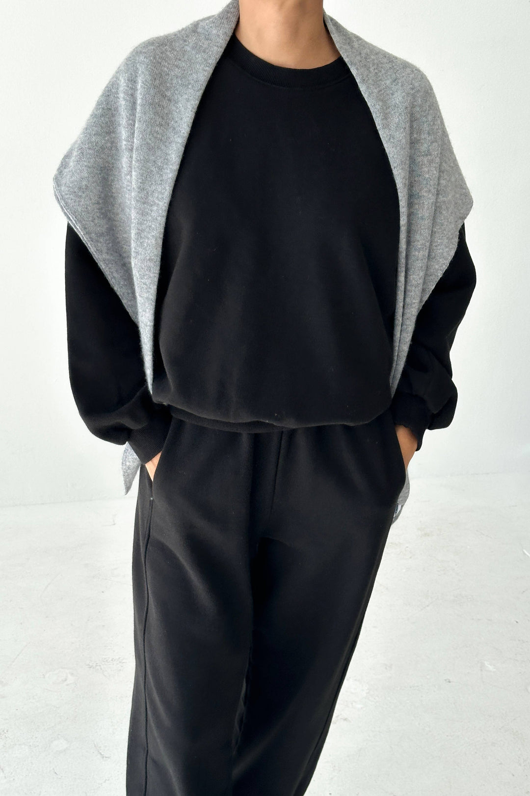 Le Bon Cashmere Shawl: HT. GREY