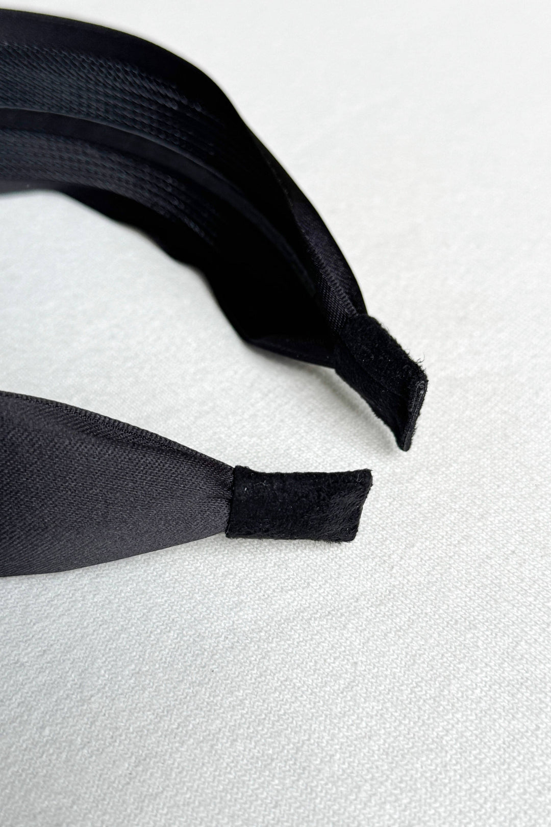 Le Bon Olivia Headband: Ebony