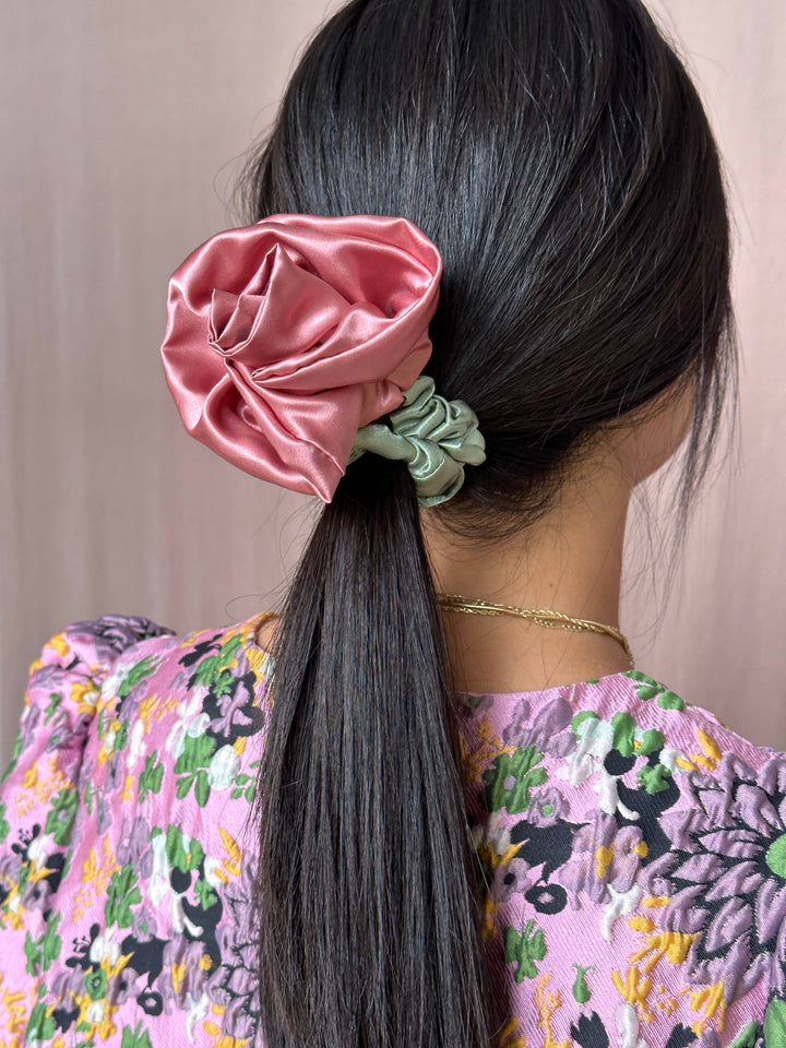 Rosette Scrunchie: Peach