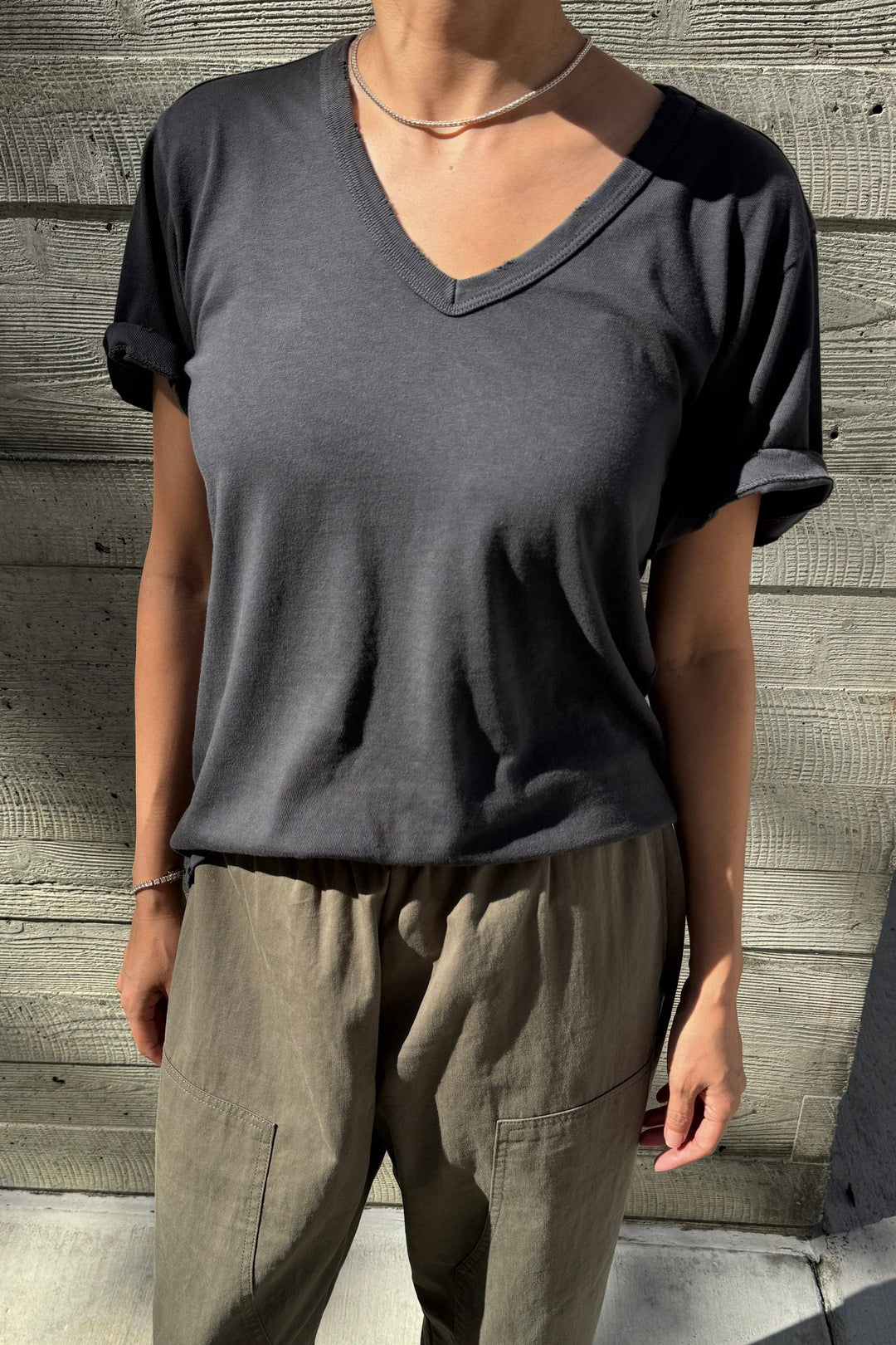 La Vie Tee - Made with Organic Cotton: Carbon