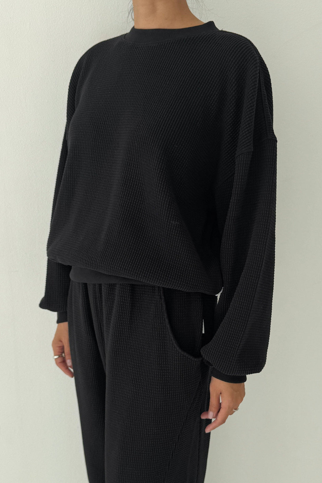 Le Bon Waffle Core Sweatshirt: TRUE BLACK