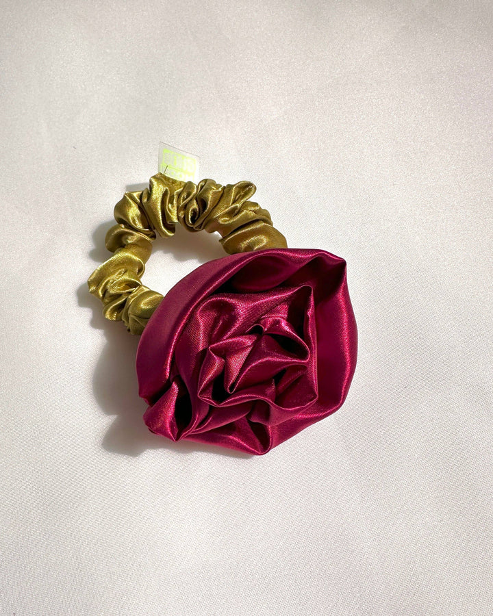 Rosette Scrunchie: Peach