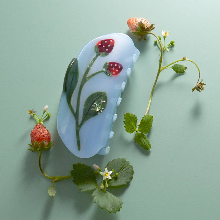Forest Berry Claw - Strawberry Green Beetle Hair Clip