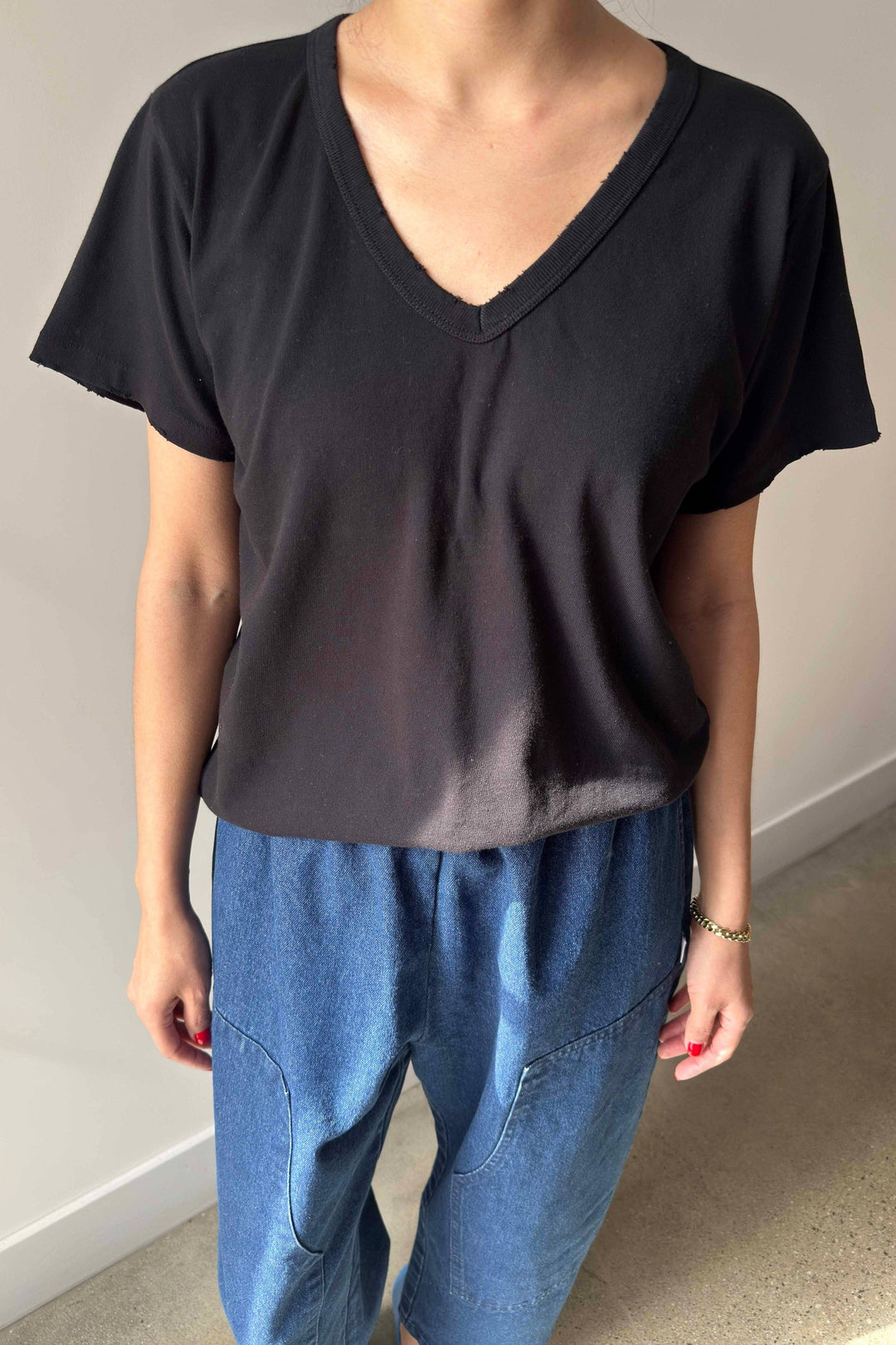 La Vie Tee - Made with Organic Cotton: Carbon